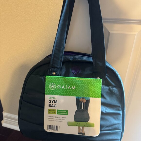 Gaiam Metro Gym Bag NWT Grey/Purple - Picture 1 of 2
